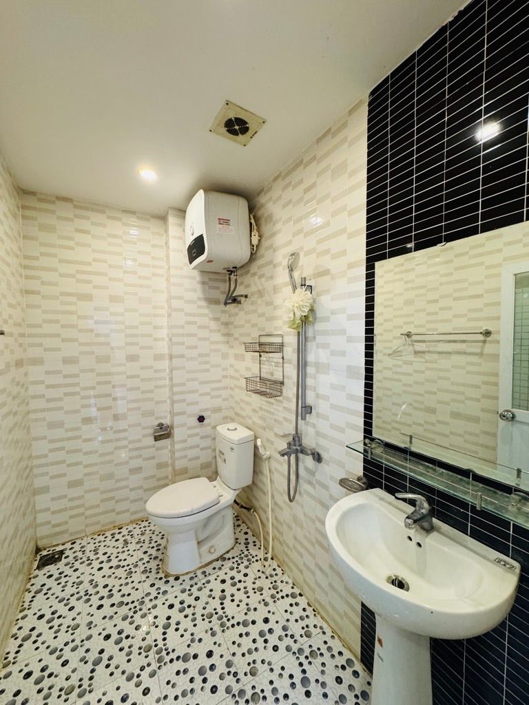 Bán nhà Tam Trinh - diện tích 30m2 5 tầng - ô tô tránh - giá 7,5 tỷ