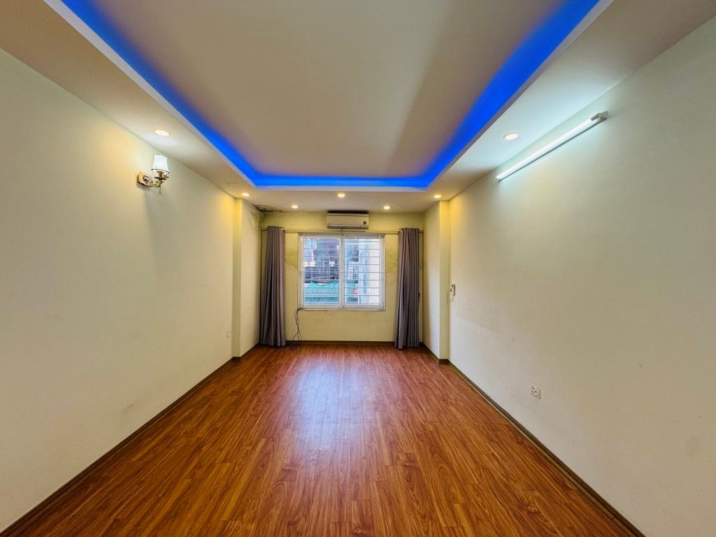 Bán nhà Tam Trinh - diện tích 30m2 5 tầng - ô tô tránh - giá 7,5 tỷ