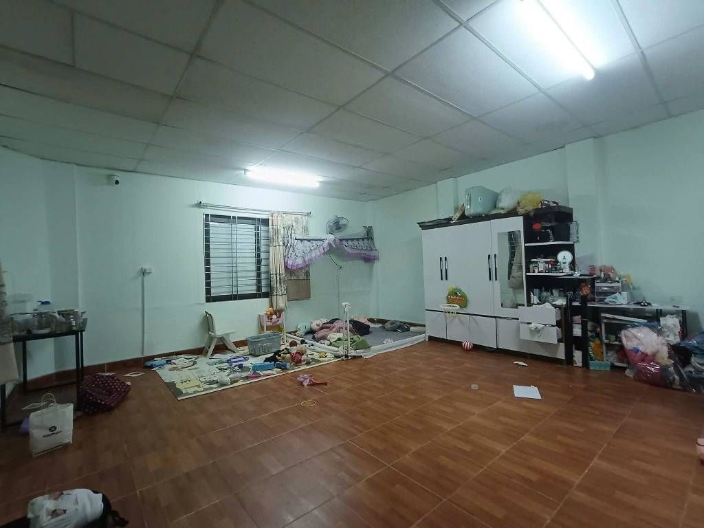 Bán nhà Nguyễn Chính - diện tích 71.7m2 2 tầng - Ô TÔ - LÔ ĐẤT ĐẸP - giá 8 tỷ