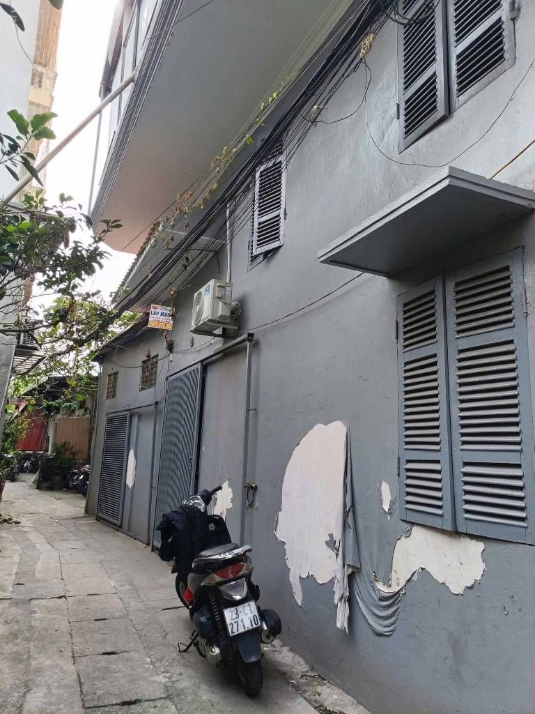 Bán nhà Nguyễn Chính - diện tích 71.7m2 2 tầng - Ô TÔ - LÔ ĐẤT ĐẸP - giá 8 tỷ