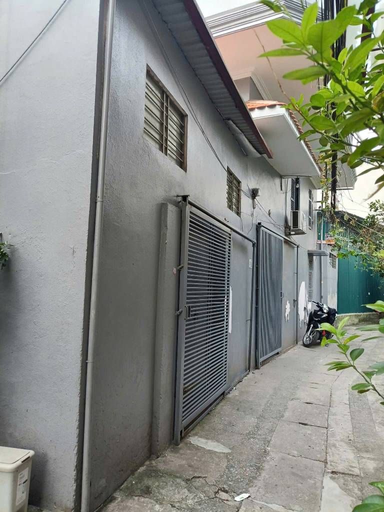 Bán nhà Nguyễn Chính - diện tích 71.7m2 2 tầng - Ô TÔ - LÔ ĐẤT ĐẸP - giá 8 tỷ