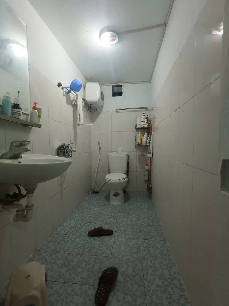 Bán nhà Nguyễn Chính - diện tích 71.7m2 2 tầng - Ô TÔ - LÔ ĐẤT ĐẸP - giá 8 tỷ