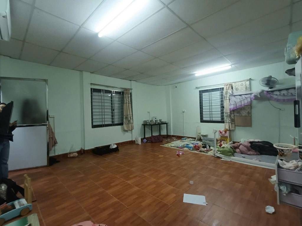 Bán nhà Nguyễn Chính - diện tích 71.7m2 2 tầng - Ô TÔ - LÔ ĐẤT ĐẸP - giá 8 tỷ