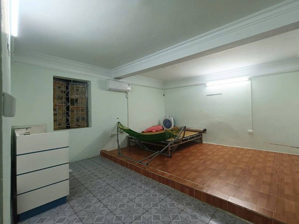 Bán nhà Nguyễn Chính - diện tích 71.7m2 2 tầng - Ô TÔ - LÔ ĐẤT ĐẸP - giá 8 tỷ