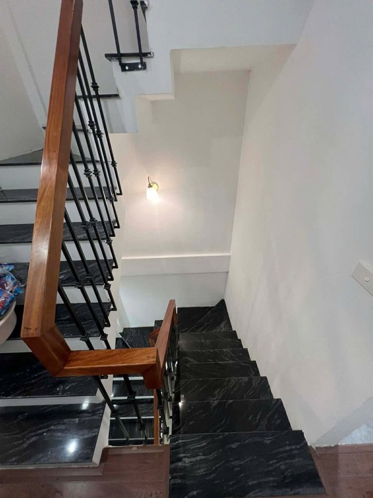 Bán nhà Tạ Quang Bửu - diện tích 32.2m2 5 tầng - Căn nhà 2 mặt thoáng - giá 7,3 tỷ