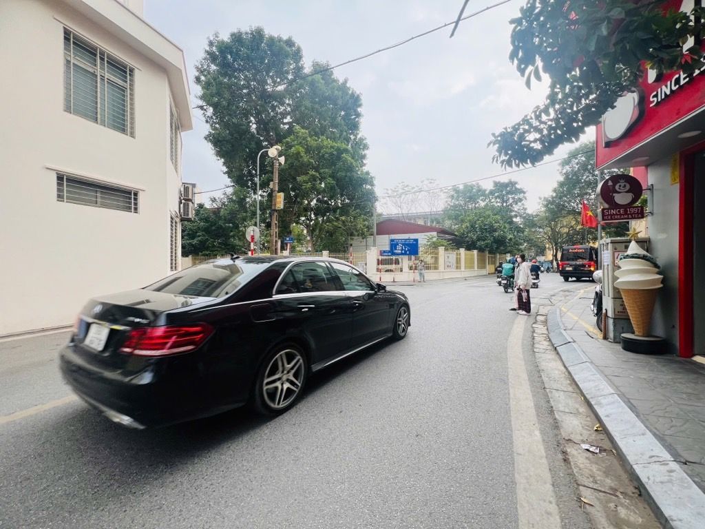 Bán nhà Tạ Quang Bửu - diện tích 32.2m2 5 tầng - Căn nhà 2 mặt thoáng - giá 7,3 tỷ