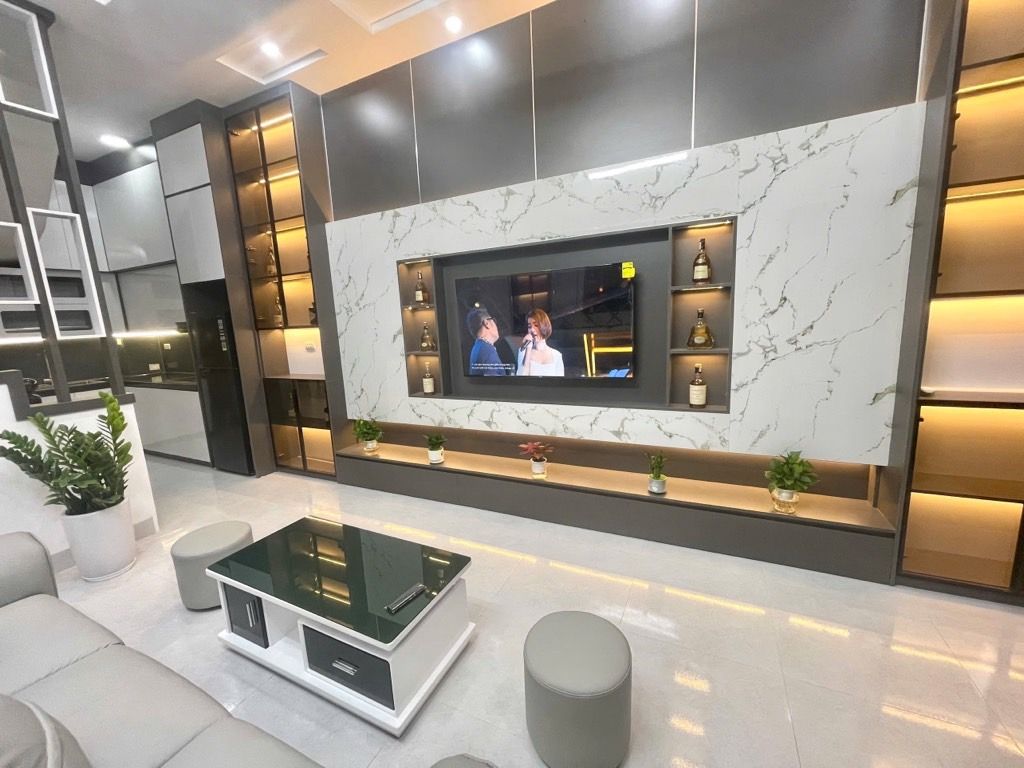 Bán nhà Trương Định - diện tích 30m2 4 tầng - Nhà khung cột chắc chắn, full nội thất - giá 8,3 tỷ