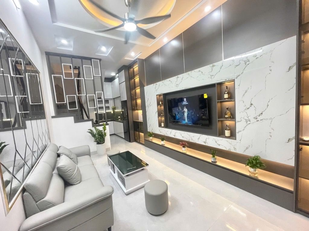 Bán nhà Trương Định - diện tích 30m2 4 tầng - Nhà khung cột chắc chắn, full nội thất - giá 8,3 tỷ