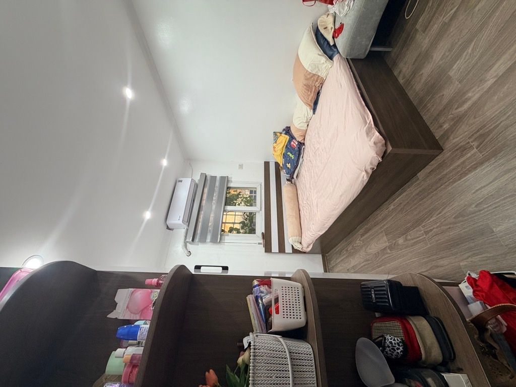 Bán nhà Pháo Đài Láng - diện tích 42.3m2 1 tầng - ô tô tránh - giá 6,2 tỷ