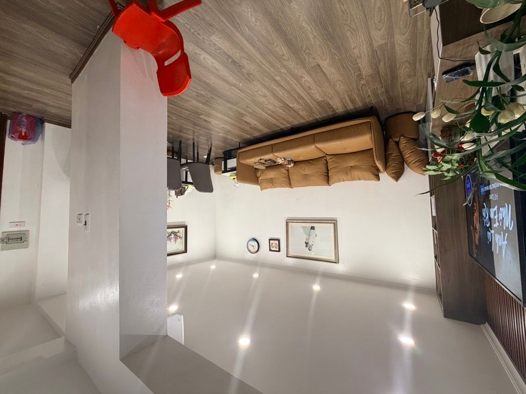 Bán nhà Pháo Đài Láng - diện tích 42.3m2 1 tầng - ô tô tránh - giá 6,2 tỷ