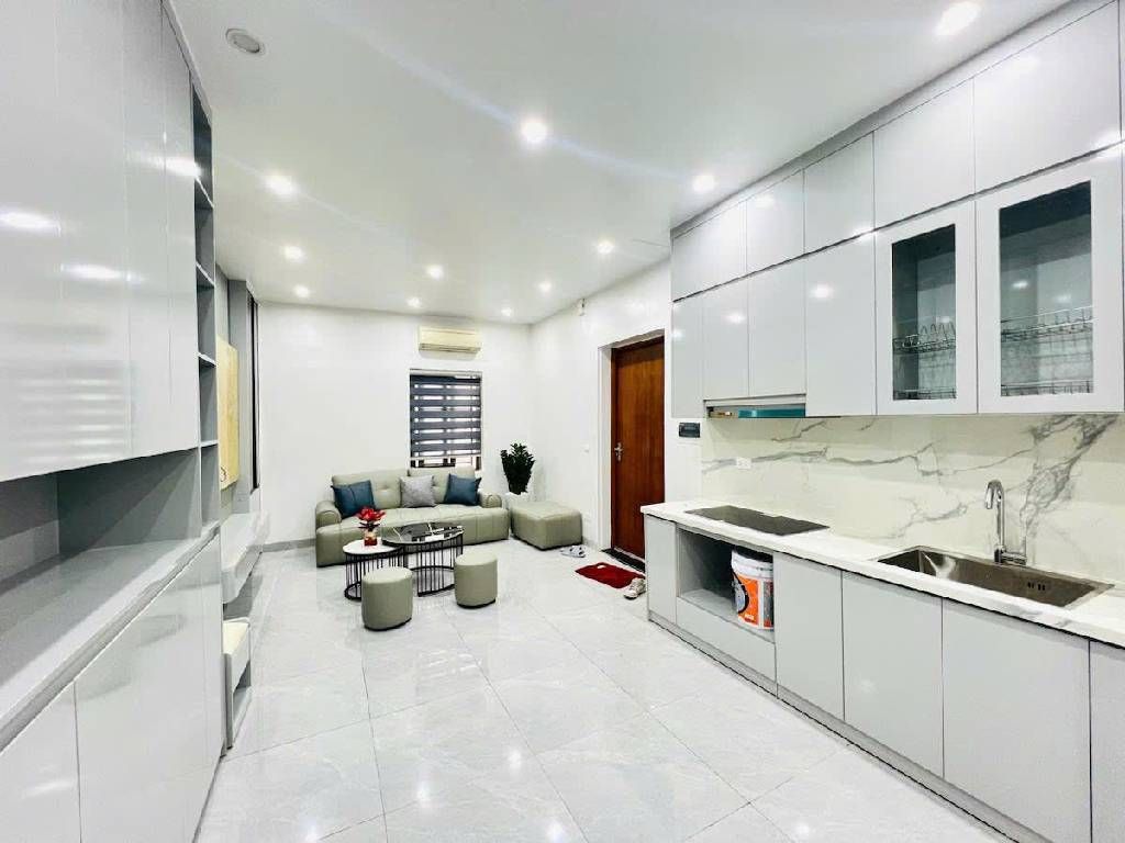 Bán nhà Lạc Trung - diện tích 150m2 3 tầng - Nhà lô góc, ô tô tránh - giá 5,6 tỷ