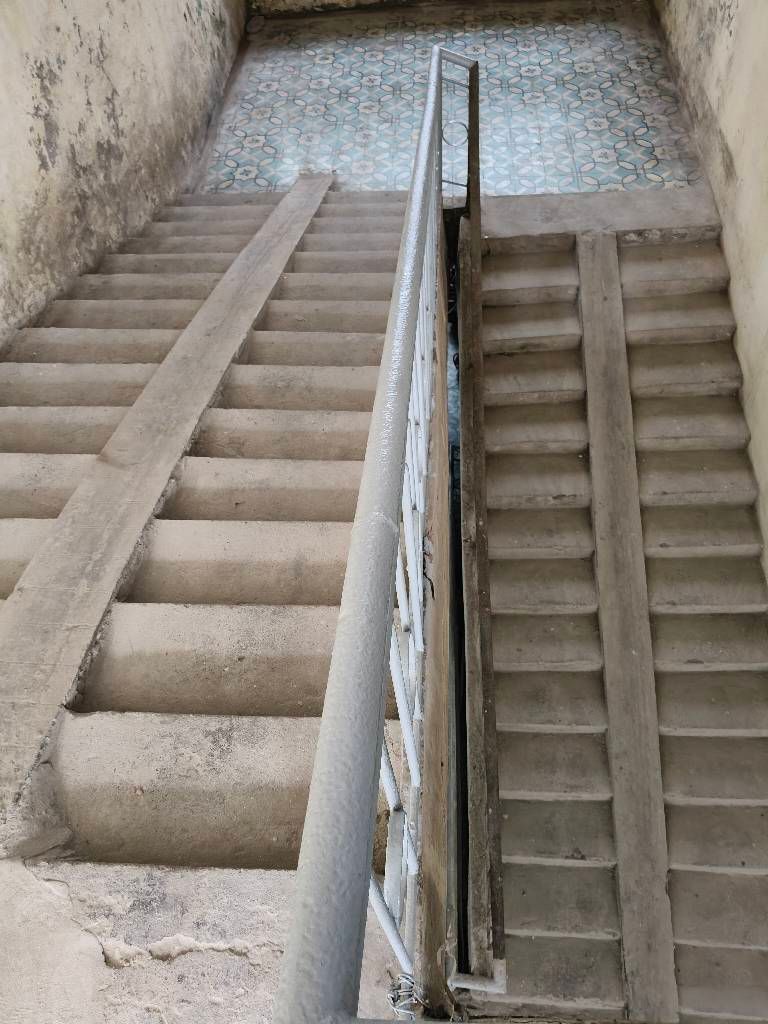 Bán nhà Lạc Trung - diện tích 150m2 3 tầng - Nhà lô góc, ô tô tránh - giá 5,6 tỷ