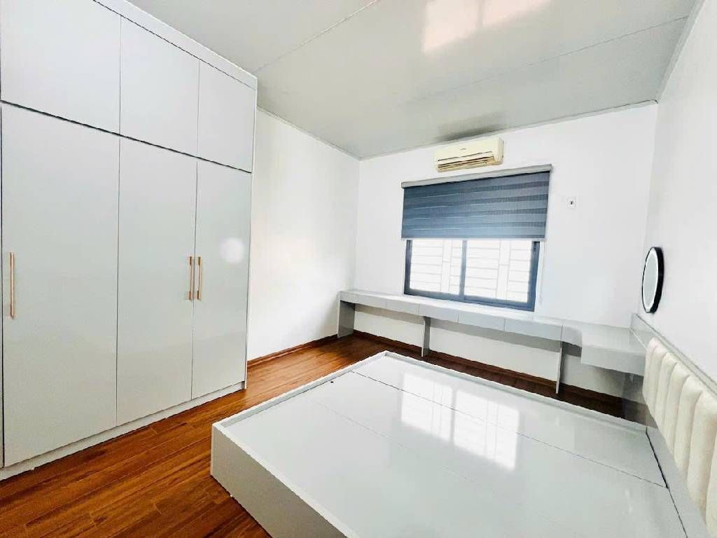 Bán nhà Lạc Trung - diện tích 150m2 3 tầng - Nhà lô góc, ô tô tránh - giá 5,6 tỷ