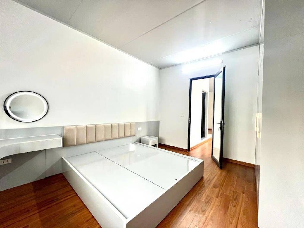 Bán nhà Lạc Trung - diện tích 150m2 3 tầng - Nhà lô góc, ô tô tránh - giá 5,6 tỷ