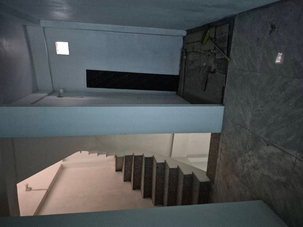 Bán nhà Nguyễn Khoái - diện tích 36.4m2 5 tầng - ngõ to - giá 6,5 tỷ