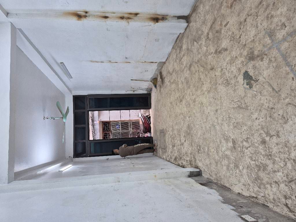 Bán nhà Nguyễn Khoái - diện tích 36.4m2 5 tầng - ngõ to - giá 6,5 tỷ