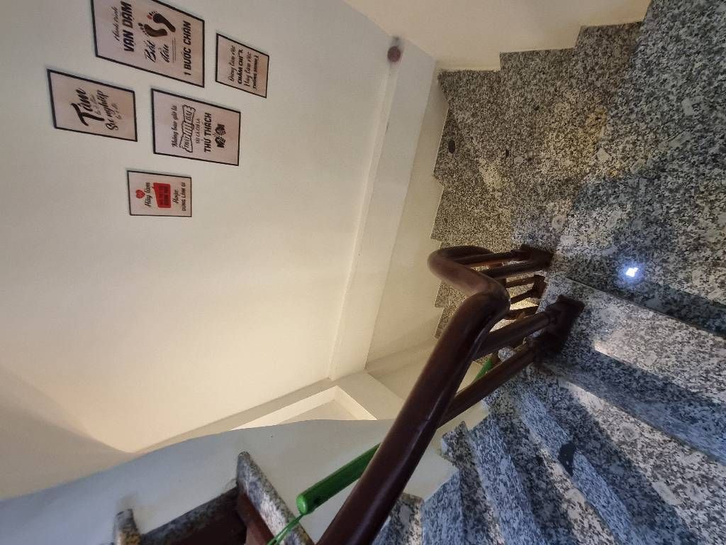 Bán nhà Ngõ Gốc Đề - diện tích 30m2 5 tầng - Lô góc 3 thoáng - giá 8,3 tỷ