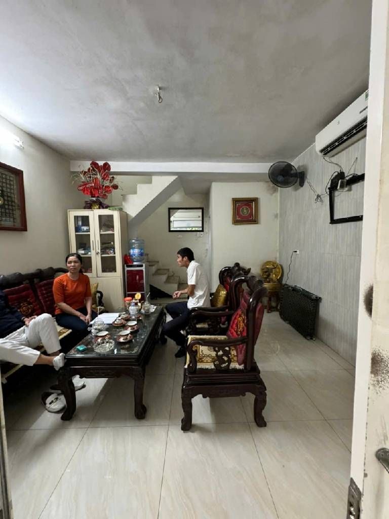 Bán nhà Đầm Trấu - diện tích 20.9m2 3 tầng - Ô TÔ - PHÂN LÔ - giá 8,1 tỷ