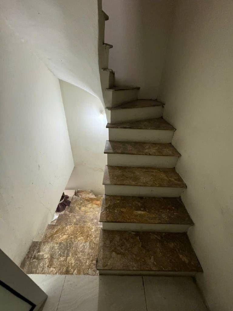 Bán nhà Đầm Trấu - diện tích 20.9m2 3 tầng - Ô TÔ - PHÂN LÔ - giá 8,1 tỷ