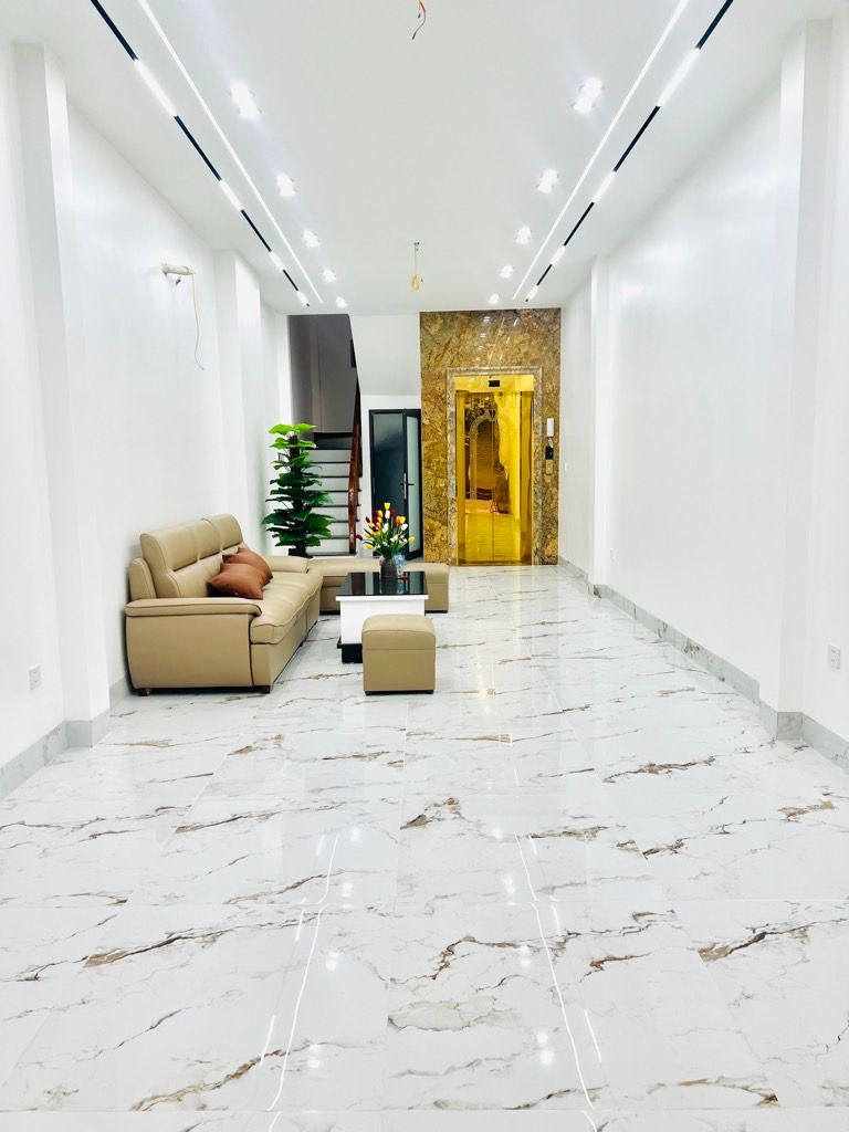 Bán nhà Thịnh Liệt - diện tích 50m2 6 tầng - Kinh doanh sầm uất - giá 22,6 tỷ