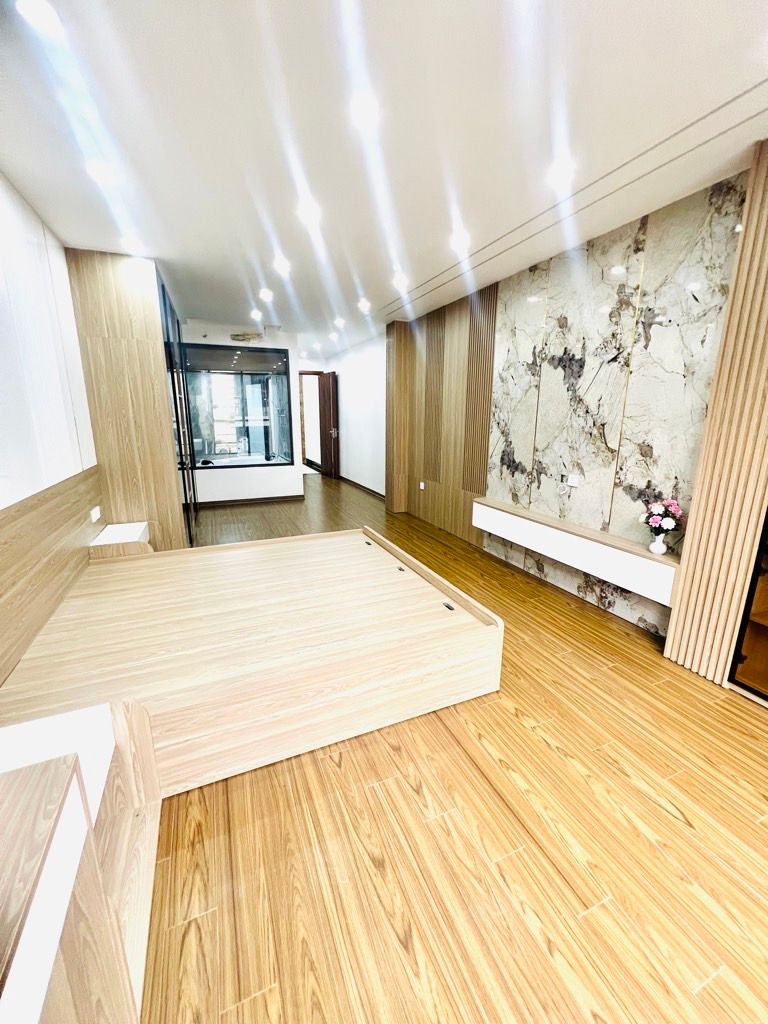 Bán nhà Thịnh Liệt - diện tích 50m2 6 tầng - Kinh doanh sầm uất - giá 22,6 tỷ