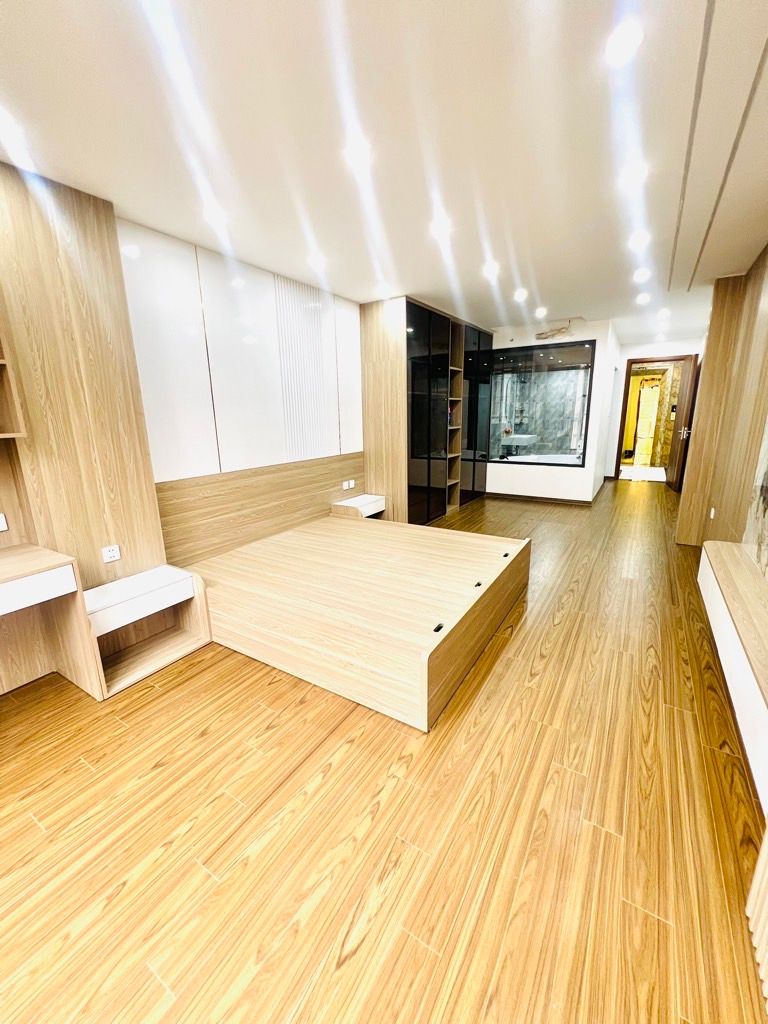 Bán nhà Thịnh Liệt - diện tích 50m2 6 tầng - Kinh doanh sầm uất - giá 22,6 tỷ