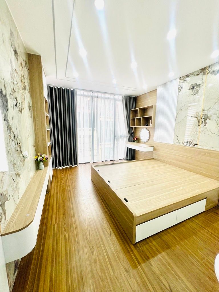 Bán nhà Thịnh Liệt - diện tích 50m2 6 tầng - Kinh doanh sầm uất - giá 22,6 tỷ