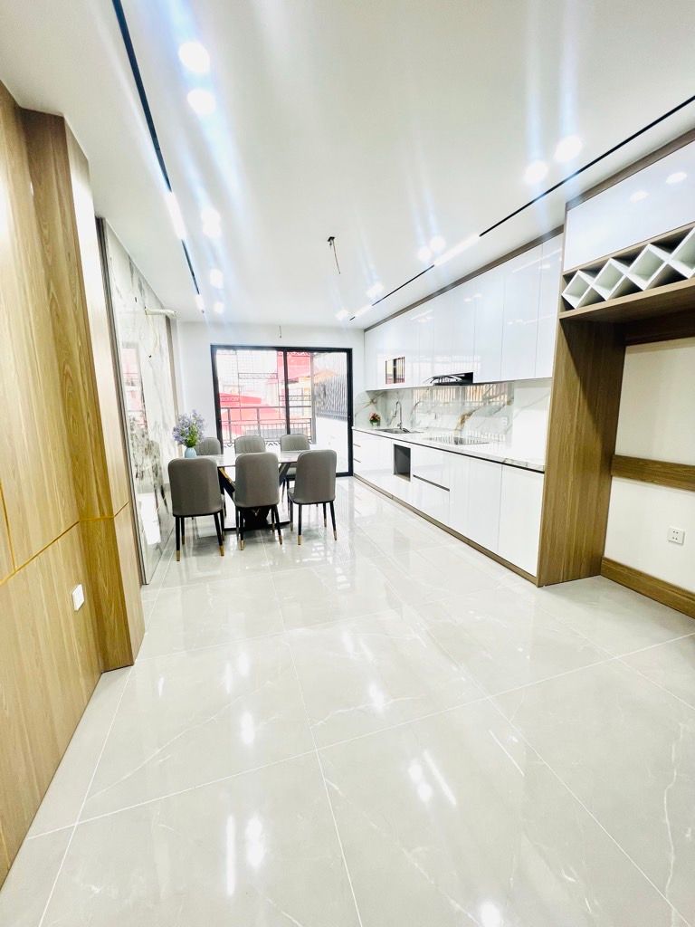 Bán nhà Thịnh Liệt - diện tích 50m2 6 tầng - Kinh doanh sầm uất - giá 22,6 tỷ