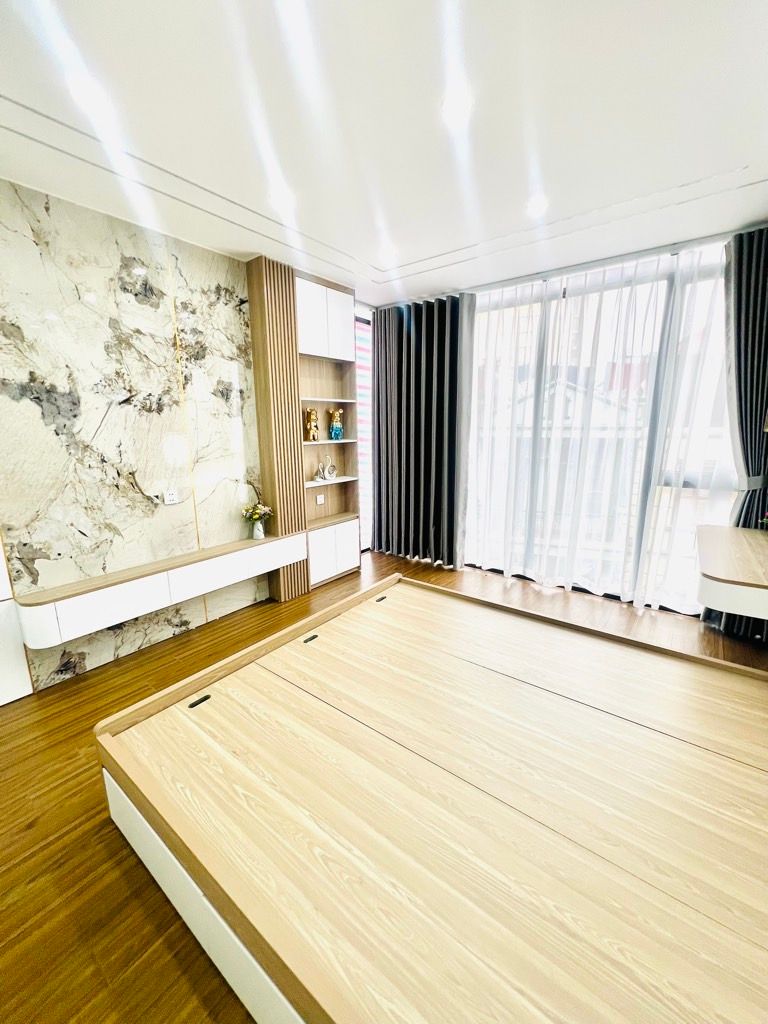 Bán nhà Thịnh Liệt - diện tích 50m2 6 tầng - Kinh doanh sầm uất - giá 22,6 tỷ