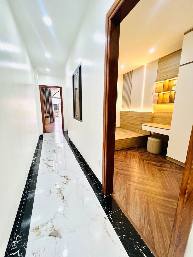 Bán nhà Tân Mai - diện tích 50m2 6 tầng - VỈA HÈ - VỪA Ở VỪA KINH DOANH - giá 23,6 tỷ