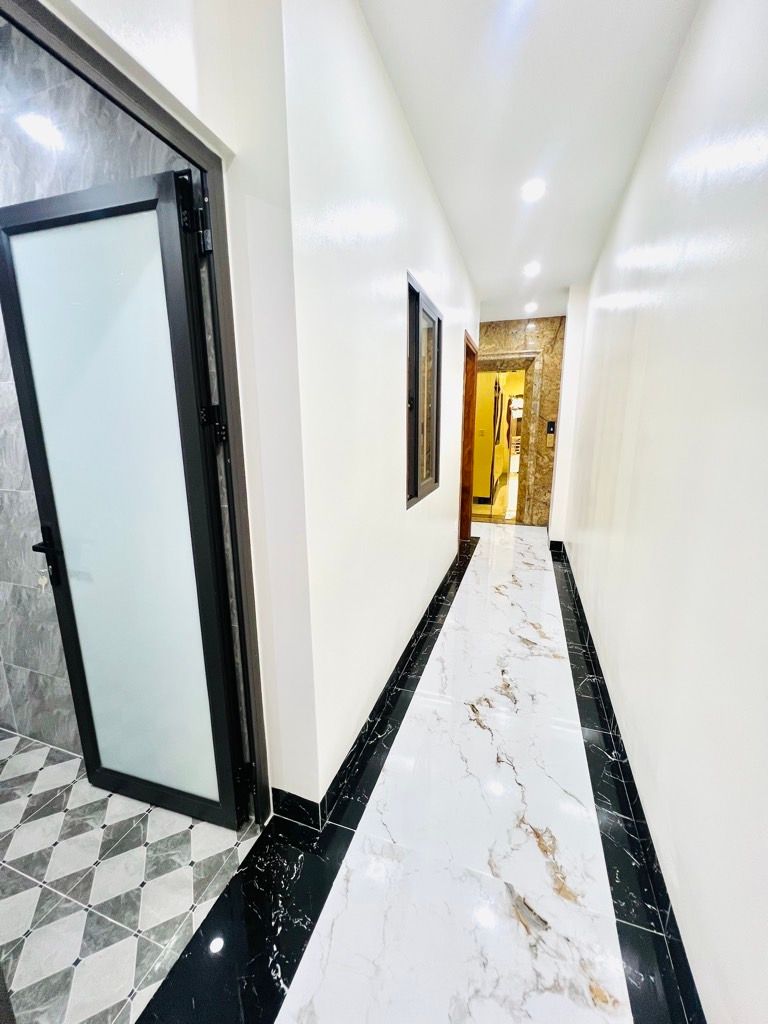 Bán nhà Tân Mai - diện tích 50m2 6 tầng - VỈA HÈ - VỪA Ở VỪA KINH DOANH - giá 23,6 tỷ