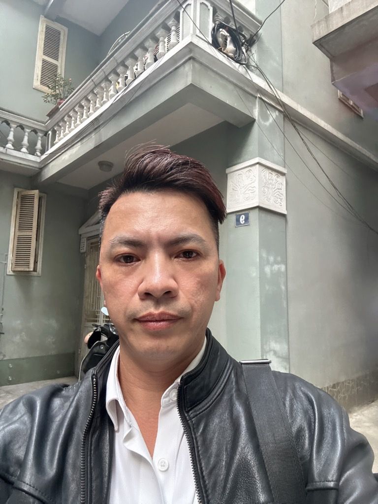 Bán nhà Láng - diện tích 31,2m2 3 tầng - Nhà mặt tiền rộng, có sân chung rất thoáng - giá 12,8 tỷ