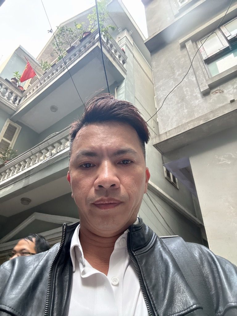 Bán nhà Láng - diện tích 31,2m2 3 tầng - Nhà mặt tiền rộng, có sân chung rất thoáng - giá 12,8 tỷ