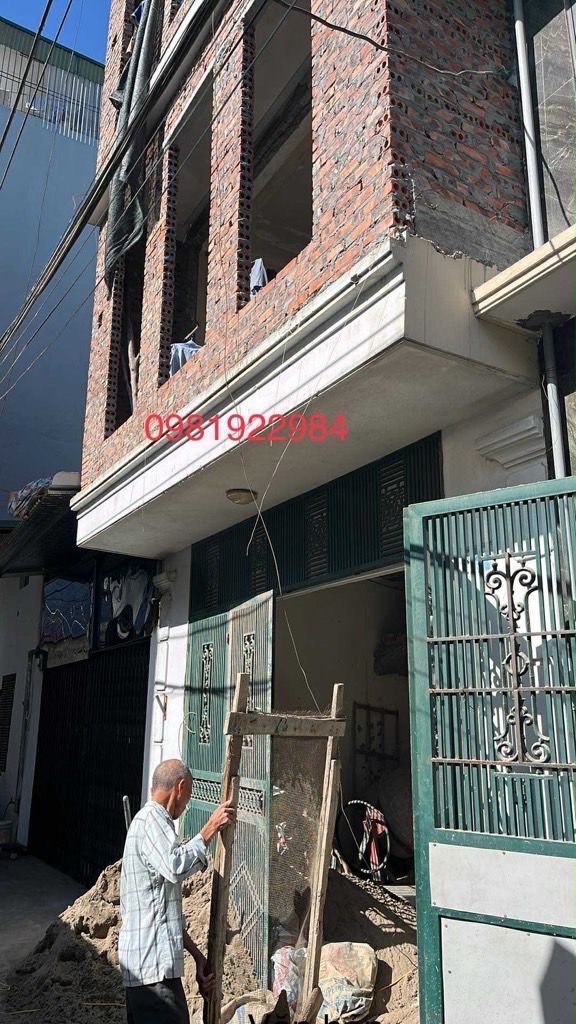 Bán nhà mặt phố Ngô Gia Tự 40m2 x 4 tầng, Q. Long Biên TK-427A08
