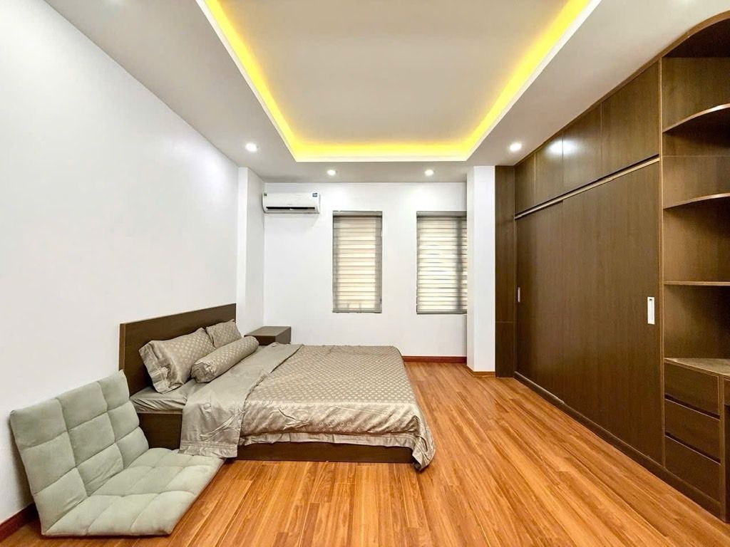 Bán nhà Pháo Đài Láng - diện tích 31m2 5 tầng - CỰC HIẾM LÔ GÓC - giá 9,5 tỷ