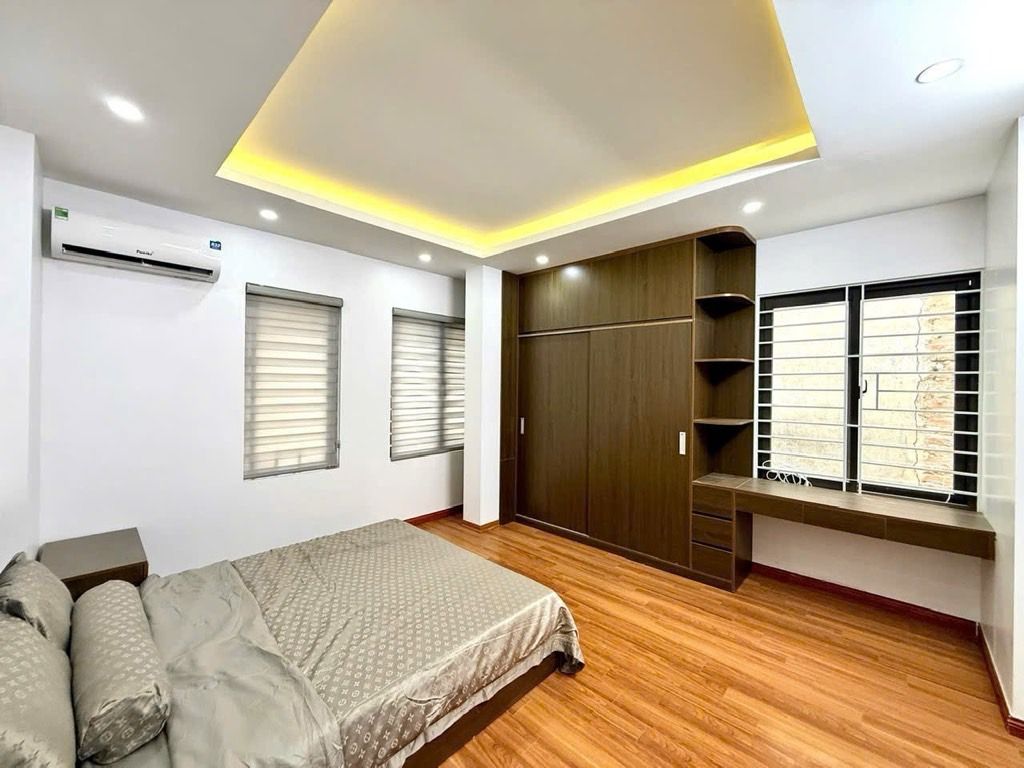 Bán nhà Pháo Đài Láng - diện tích 31m2 5 tầng - CỰC HIẾM LÔ GÓC - giá 9,5 tỷ