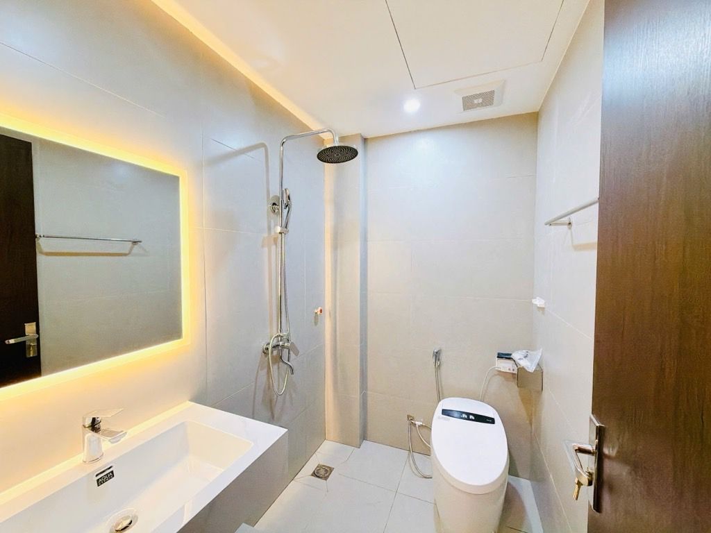 Bán nhà Nguyễn Văn Trỗi - diện tích 44m2 5 tầng - Ô TÔ TRÁNH - giá 19,8 tỷ