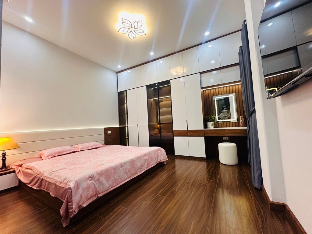 Bán nhà Minh Khai - diện tích 38m2 5 tầng - Nhà đẹp hiếm có - giá 8,2 tỷ