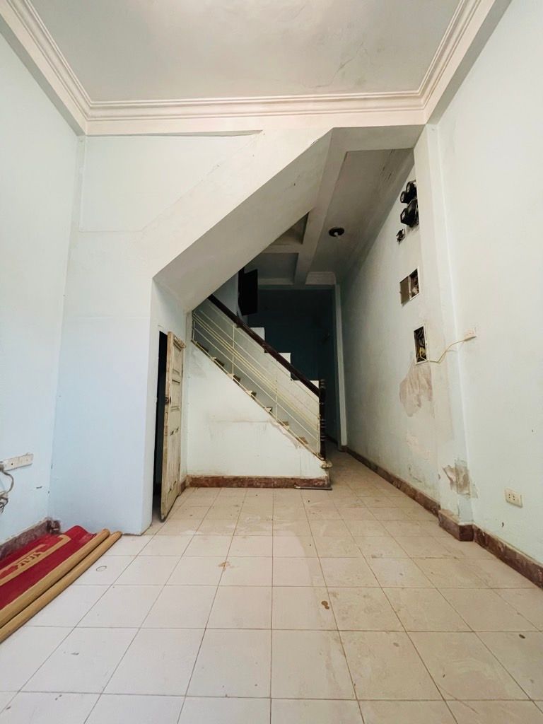 Bán nhà Hoàng Ngọc Phách - diện tích 41,5m2 5 tầng - SIÊU PHẨM PHÂN LÔ ÔTÔ TRÁNH - giá 19,5 tỷ