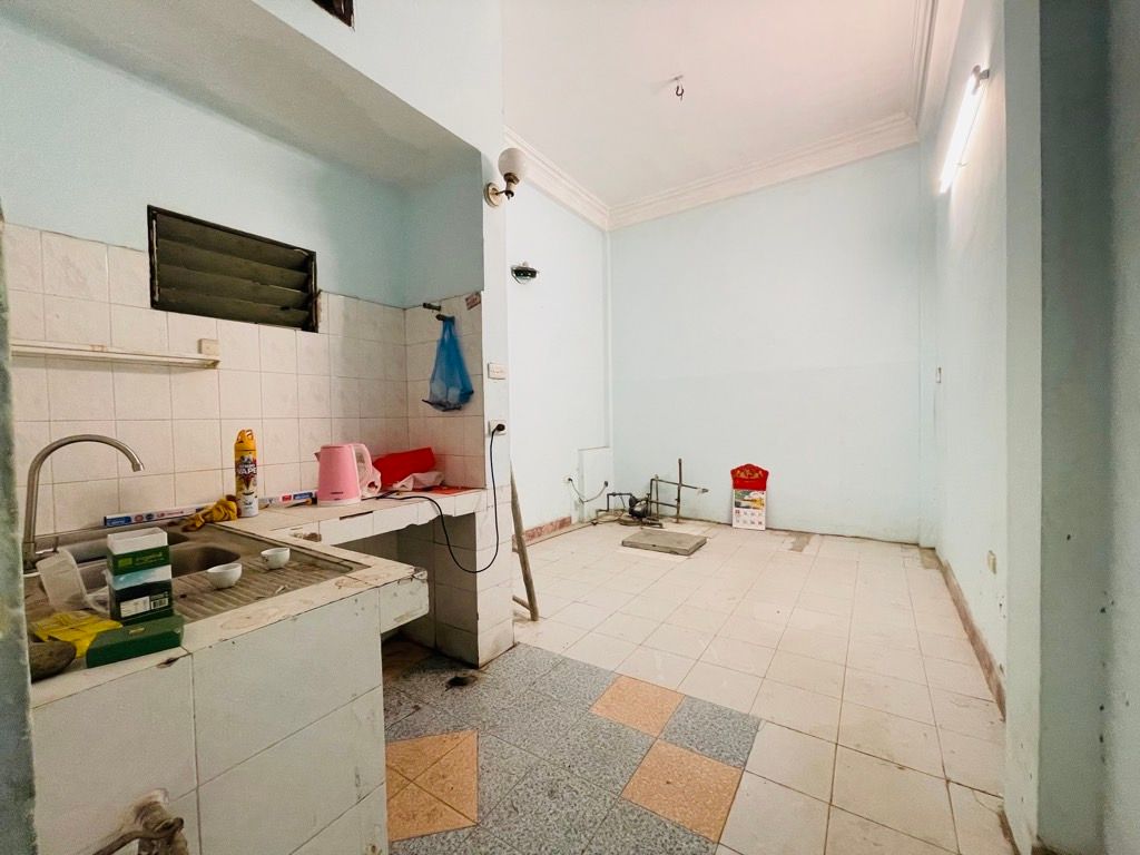 Bán nhà Hoàng Ngọc Phách - diện tích 41,5m2 5 tầng - SIÊU PHẨM PHÂN LÔ ÔTÔ TRÁNH - giá 19,5 tỷ