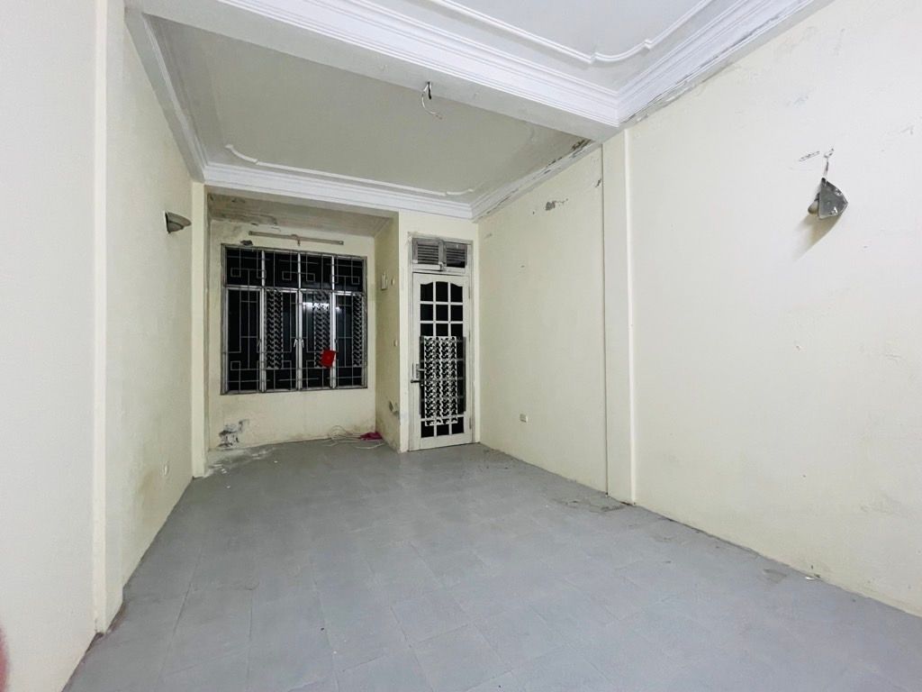 Bán nhà Hoàng Ngọc Phách - diện tích 41,5m2 5 tầng - SIÊU PHẨM PHÂN LÔ ÔTÔ TRÁNH - giá 19,5 tỷ