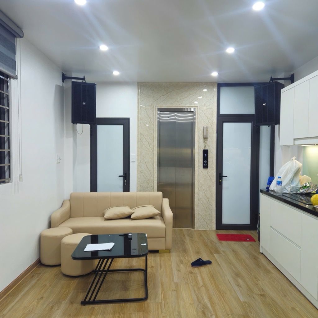 Bán nhà Quốc Bảo - diện tích 31m2 6 tầng - Ô tô vào nhà - giá 12,5 tỷ