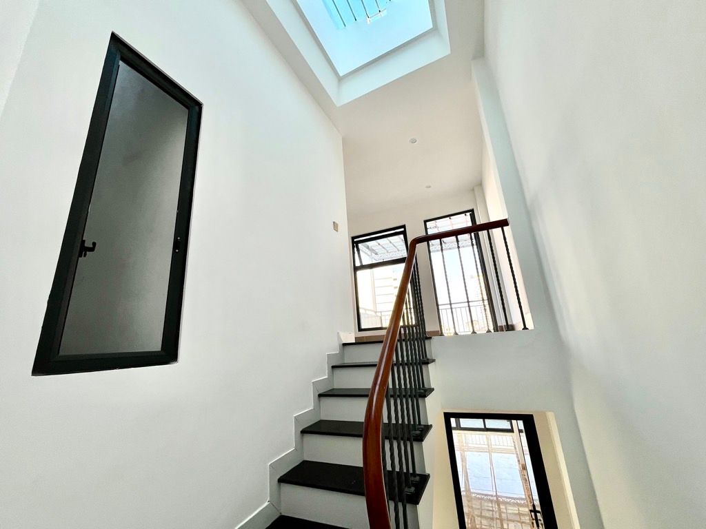 Bán nhà Thịnh Liệt - diện tích 45m2 6 tầng - MẶT PHỐ TOÀ NHÀ VP - THANG MÁY - KINH DOANH - LÔ GÓC - THIẾT KẾ TINH TẾ - giá 19,5 tỷ