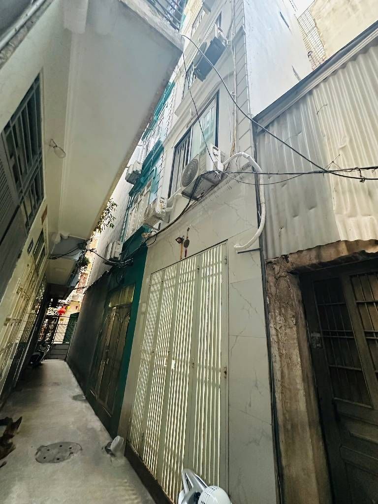 Bán nhà Phố 8/3 - diện tích 23m2 5 tầng - Ô tô đỗ cổng - giá 8 tỷ