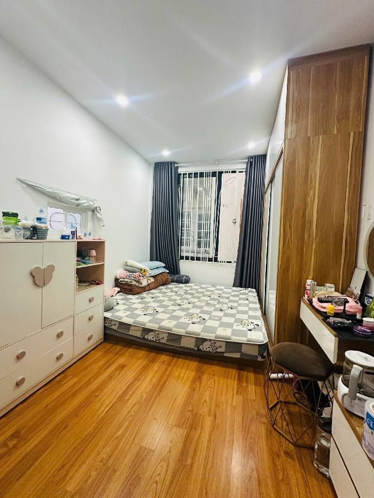 Bán nhà Phố 8/3 - diện tích 23m2 5 tầng - Ô tô đỗ cổng - giá 8 tỷ