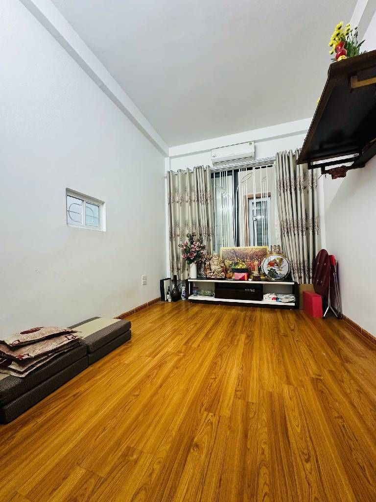 Bán nhà Phố 8/3 - diện tích 23m2 5 tầng - Ô tô đỗ cổng - giá 8 tỷ