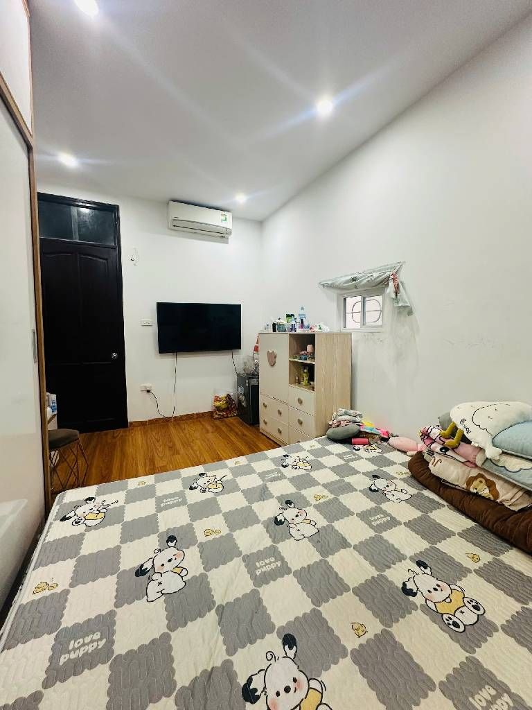 Bán nhà Phố 8/3 - diện tích 23m2 5 tầng - Ô tô đỗ cổng - giá 8 tỷ