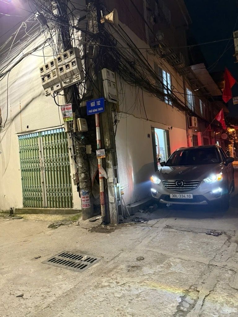 Bán nhà Đông Thiên - diện tích 30m2 3 tầng - Lô góc 2 mặt tiền - giá 2,8 tỷ