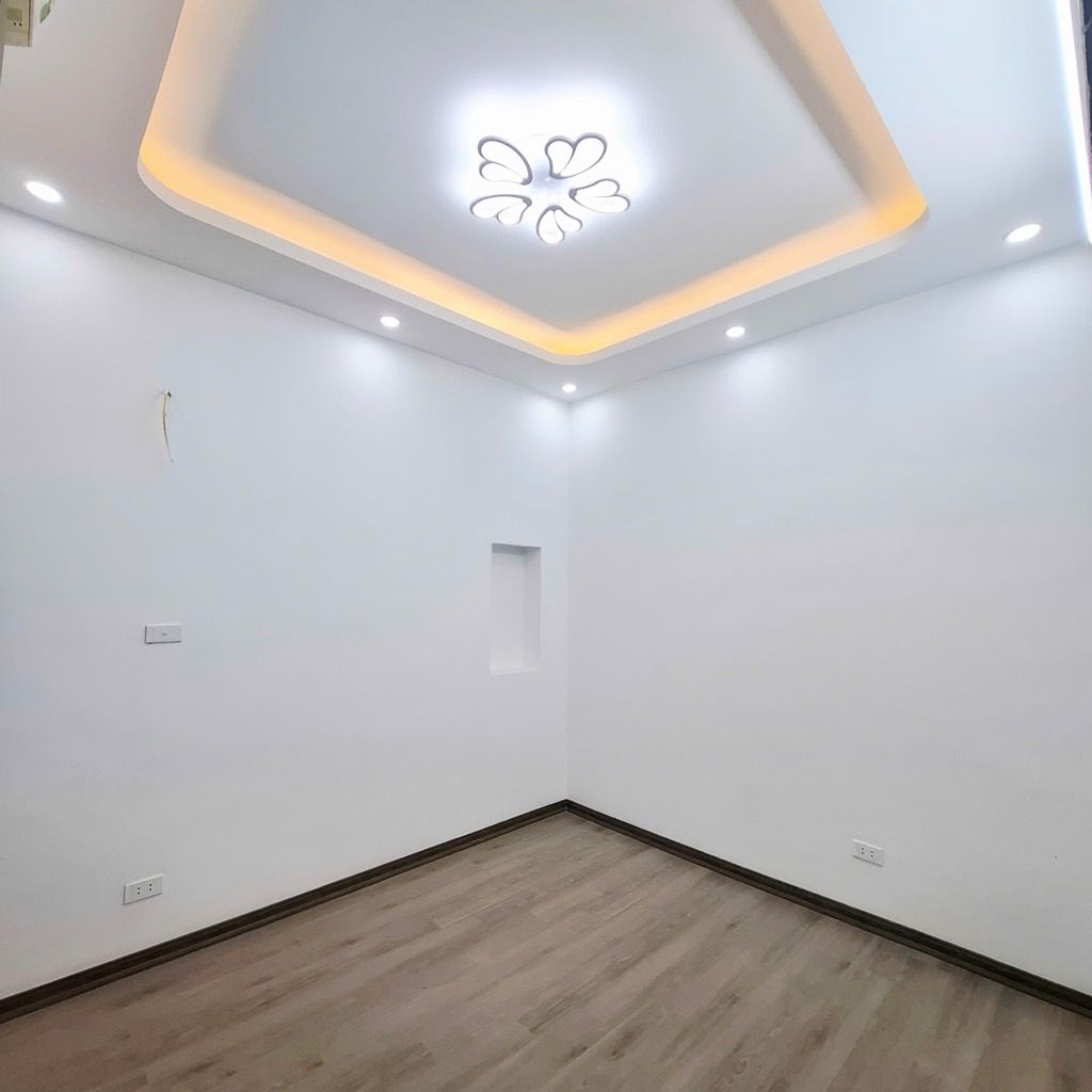 Bán nhà Đỗ Thuận - diện tích 32m2 5 tầng - GẦN Ô TÔ - NGÕ THÔNG - NHÀ ĐẸP - giá 7,5 tỷ