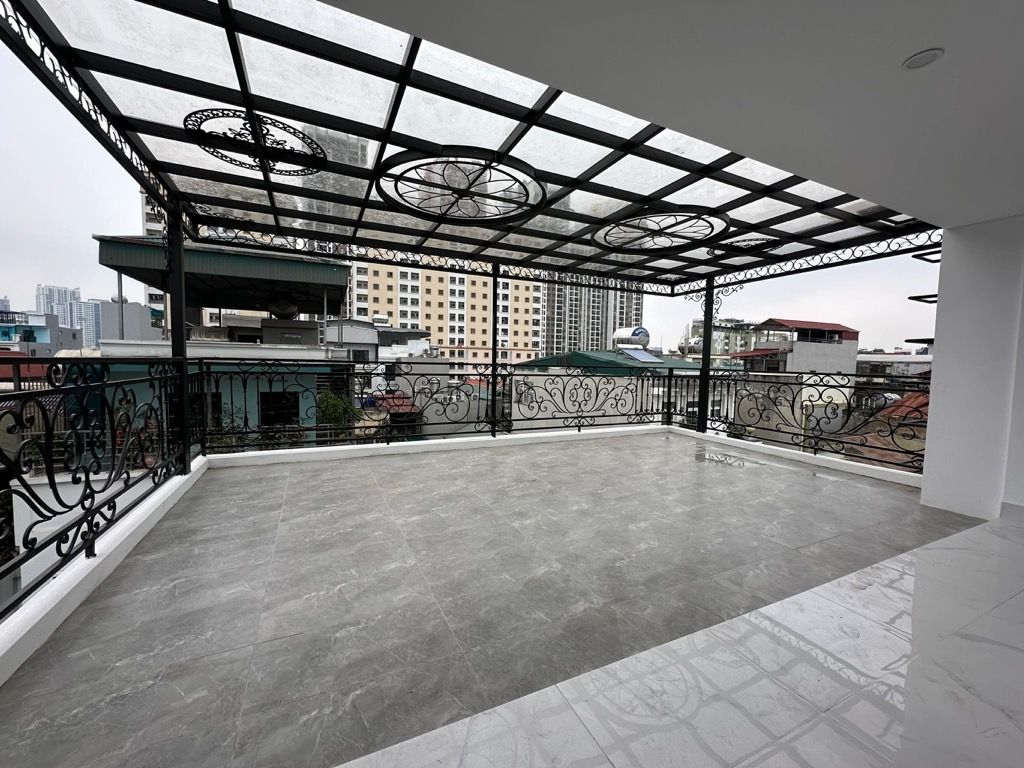 Bán nhà Hoàng Đạo Thành - diện tích 54.8m2 6 tầng - Lô góc, vỉa hè ô tô tránh - giá 24,8 tỷ